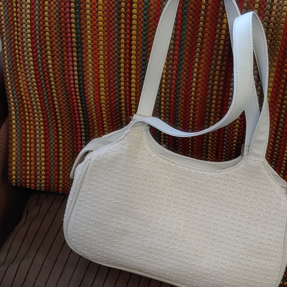 Hand bag - Picture 3 of 4